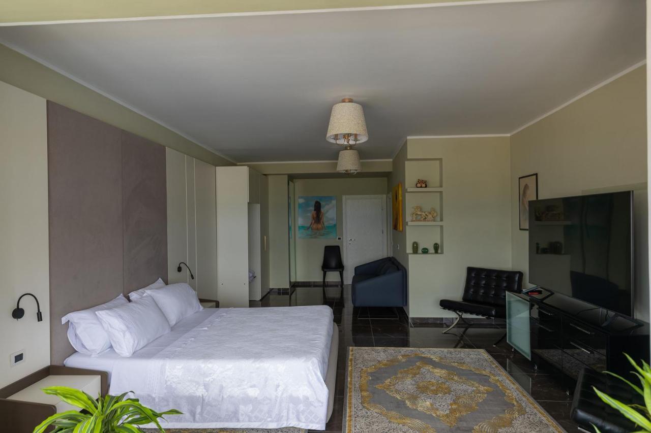 Hotel Pirro วญอเรอ ภายนอก รูปภาพ