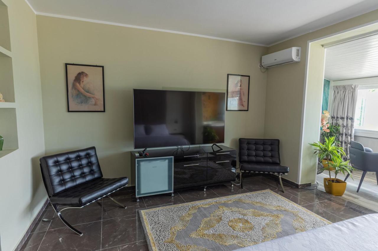 Hotel Pirro วญอเรอ ภายนอก รูปภาพ